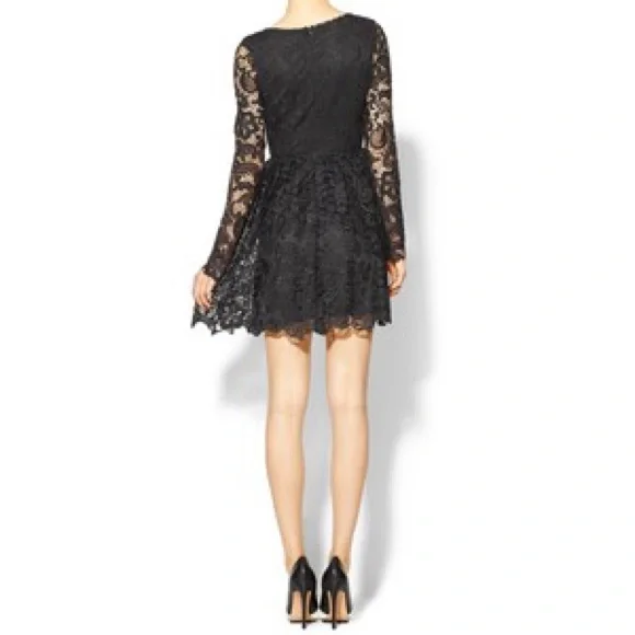Sabine Rosalie Lace Dress - Picture 1 of 7